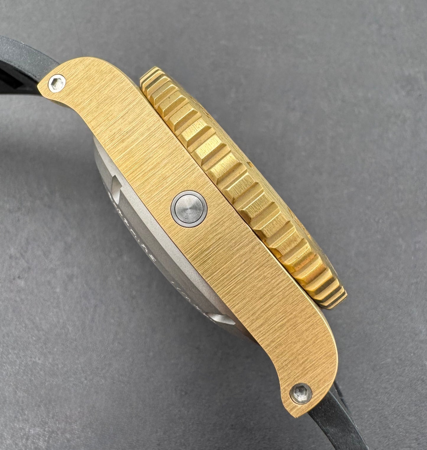Shark Diver 45 Brass Brushed Blue Date