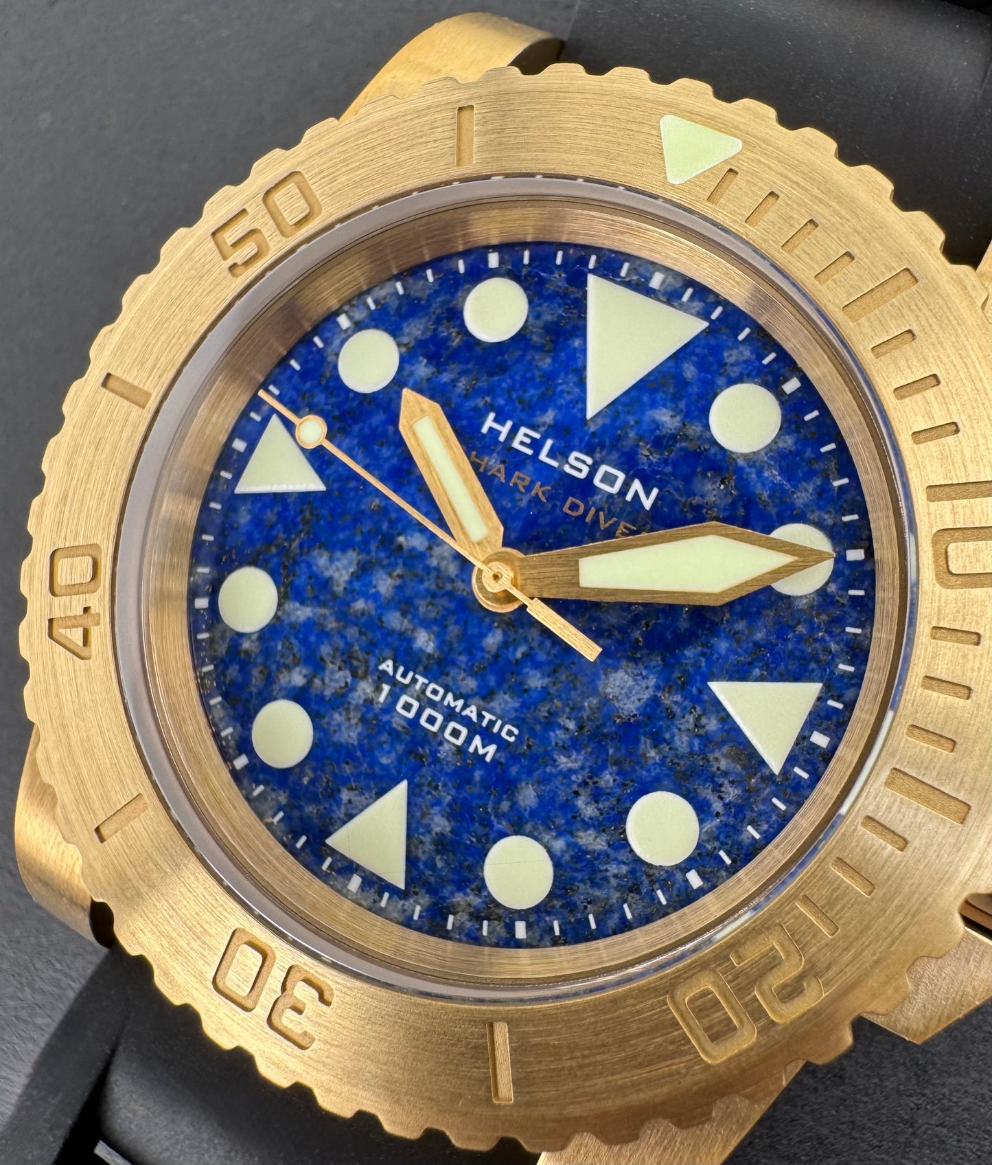Shark Diver 45 Brass Lapis