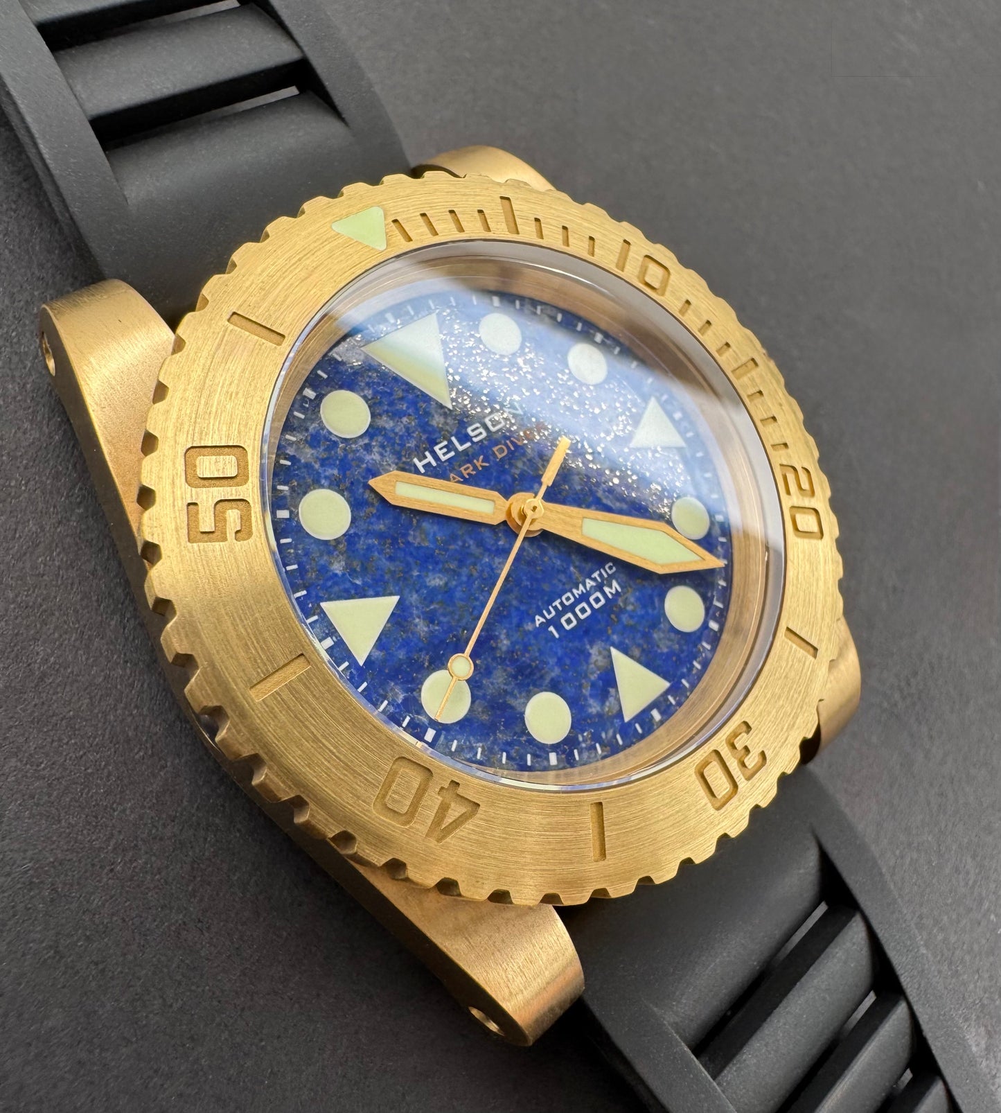 Shark Diver 45 Brass Lapis